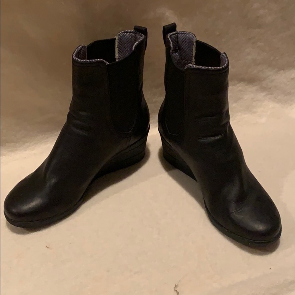 UGG Dupre Genuine Sheepskin Wedge Chelsea Boot